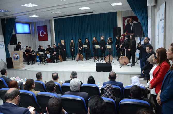 Hakkari'de 8 Mart programına büyük ilgi 13