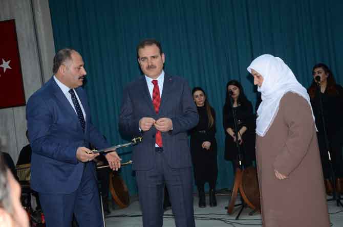 Hakkari'de 8 Mart programına büyük ilgi 16