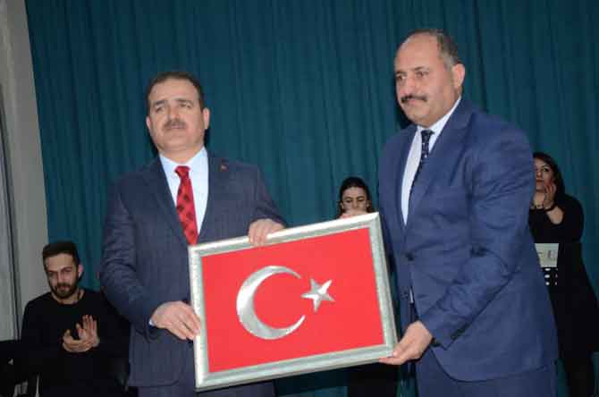 Hakkari'de 8 Mart programına büyük ilgi 18