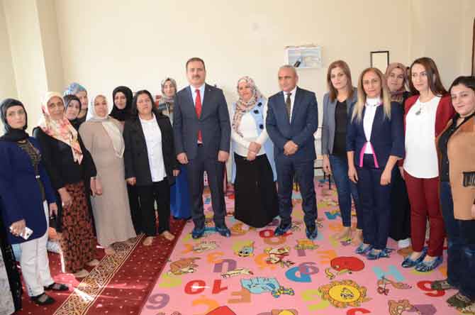 Hakkari'de 8 Mart programına büyük ilgi 19