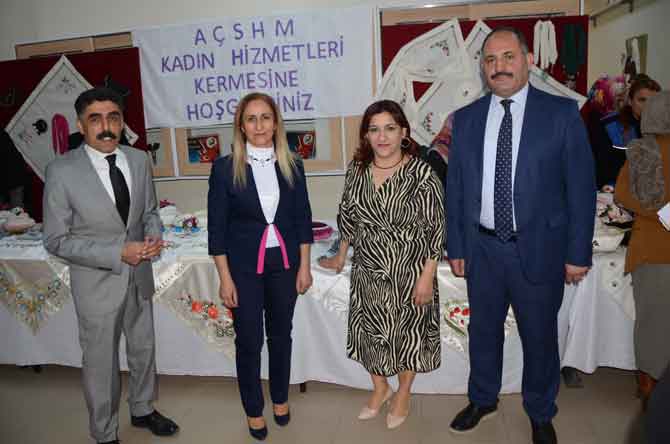 Hakkari'de 8 Mart programına büyük ilgi 23