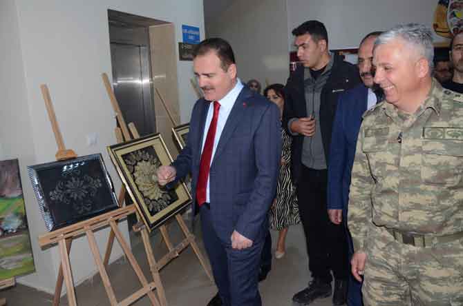 Hakkari'de 8 Mart programına büyük ilgi 3