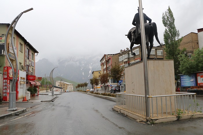 Hakkari'de bayramda cadde ve sokaklar boş kaldı 10