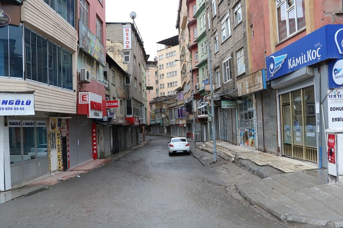 Hakkari'de bayramda cadde ve sokaklar boş kaldı 12