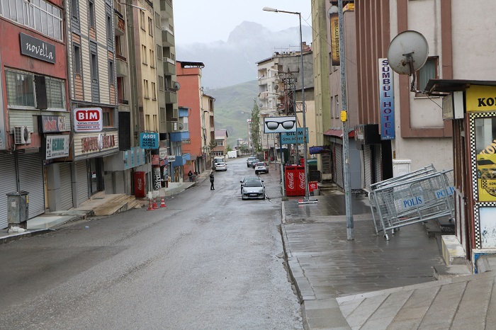 Hakkari'de bayramda cadde ve sokaklar boş kaldı 14