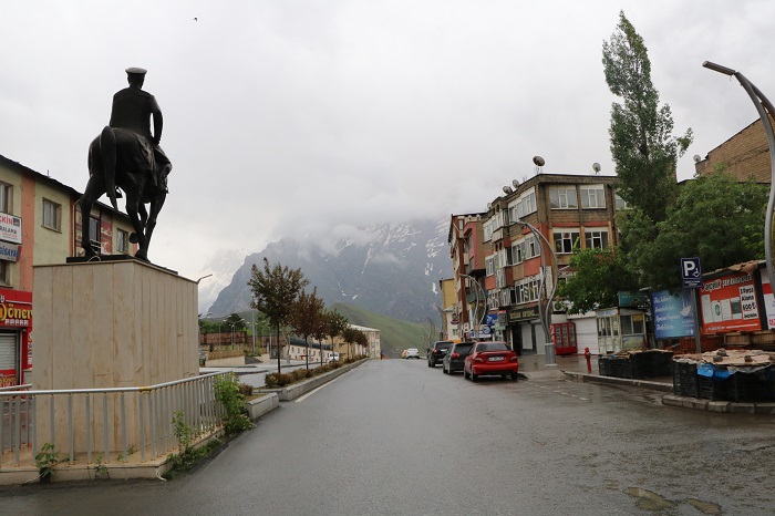 Hakkari'de bayramda cadde ve sokaklar boş kaldı 7