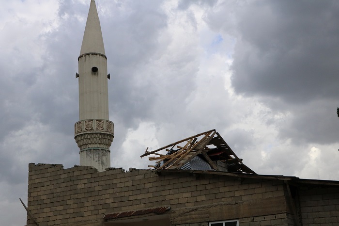 Fırtına, Hakkari'de büyük çapta maddi hasara yol açtı 9