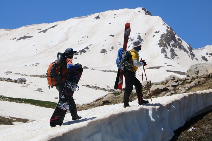 Berçelan Yaylası'nda haziranda snowboard 19