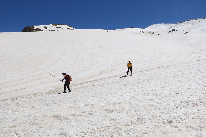 Berçelan Yaylası'nda haziranda snowboard 26