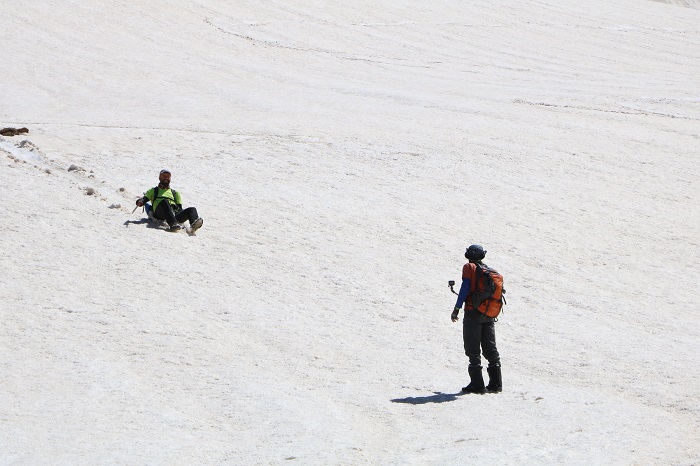 Berçelan Yaylası'nda haziranda snowboard 28