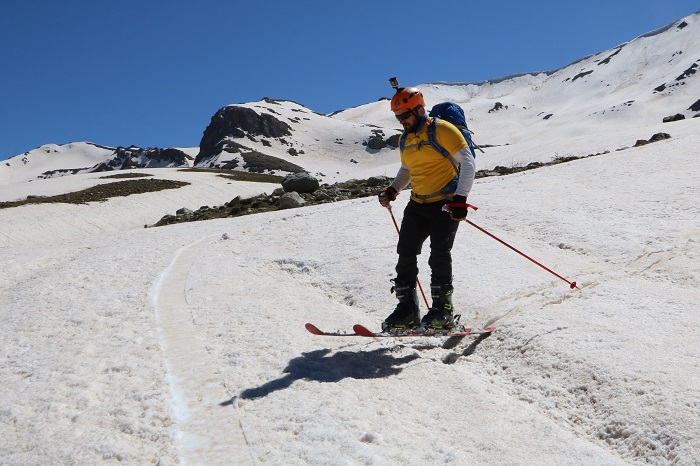 Berçelan Yaylası'nda haziranda snowboard 29