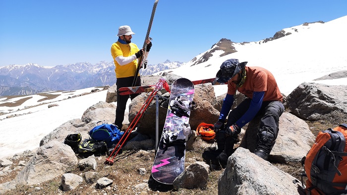 Berçelan Yaylası'nda haziranda snowboard 30