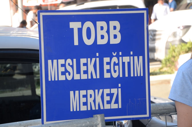 Hakkari'de YKS hareketliliği! TOBB maske dağıttı 17