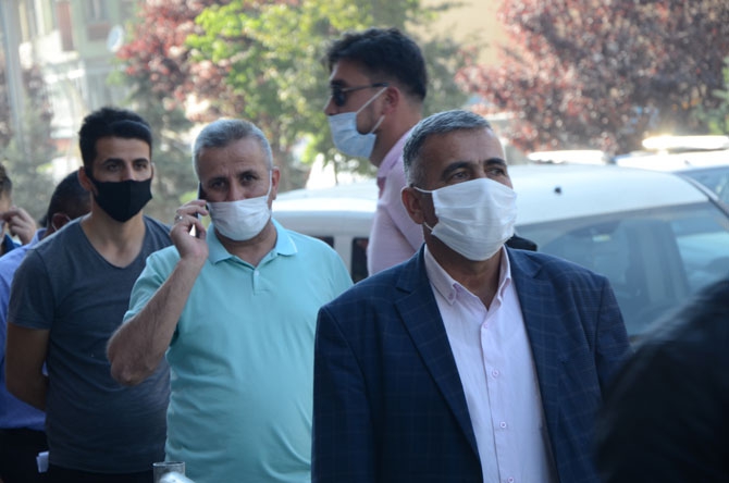 Hakkari'de YKS hareketliliği! TOBB maske dağıttı 19