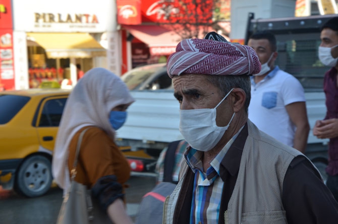 Hakkari'de YKS hareketliliği! TOBB maske dağıttı 4