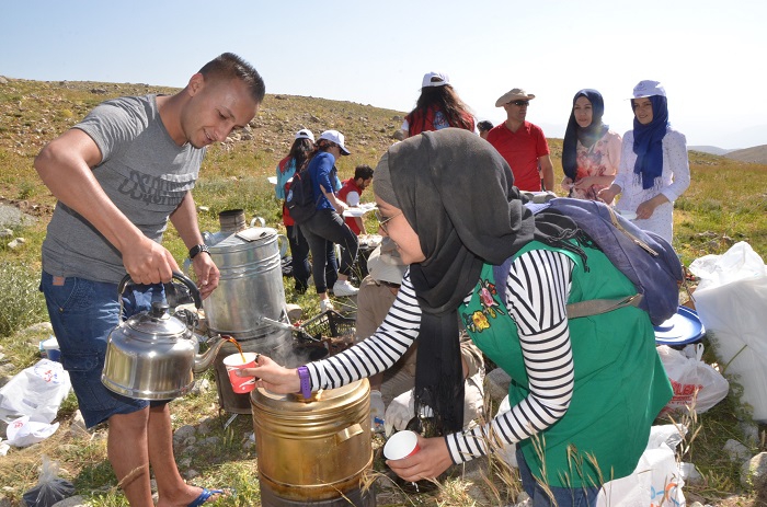 “Damla Projesi” Öğrencileri Hakkari'de 15