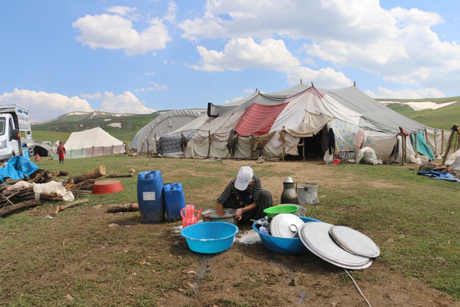 Siirtli koçerlerin Hakkari'deki zorlu yayla yaşamı 39