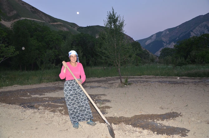 25 yıl sonra döndükleri köylerinde toprağa hayat veriyorlar 7