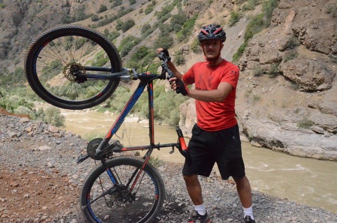 Hakkari Zap Vadisine bisiklet turu düzenlendi 13