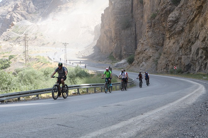 Hakkari Zap Vadisine bisiklet turu düzenlendi 18