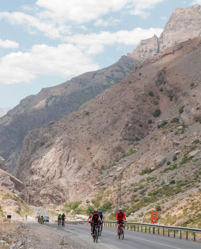 Hakkari Zap Vadisine bisiklet turu düzenlendi 19