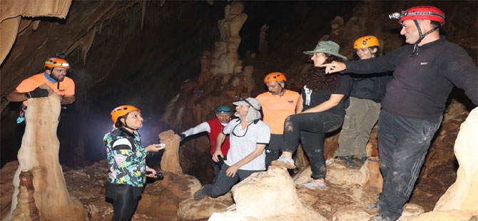 Hakkari'deki Sümbül Mağarası büyülüyor! 1