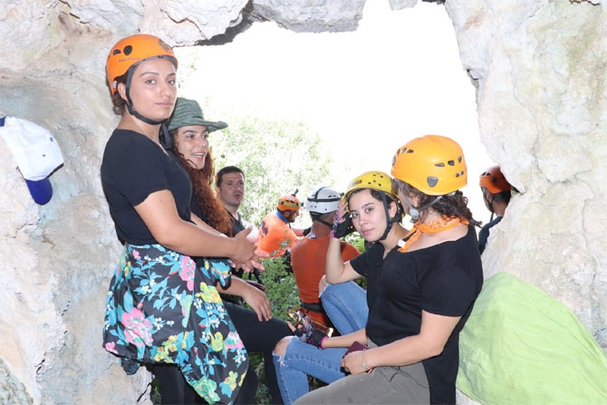 Hakkari'deki Sümbül Mağarası büyülüyor! 21