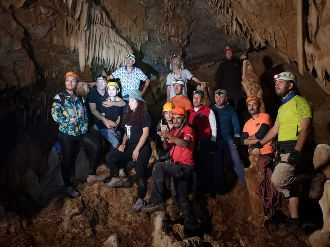 Hakkari'deki Sümbül Mağarası büyülüyor! 8