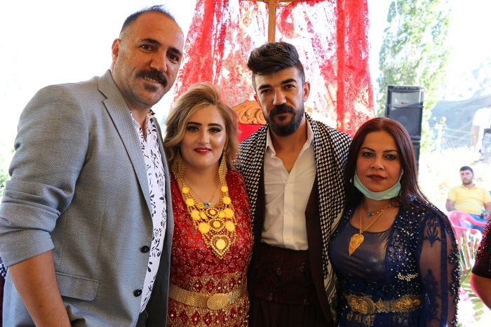 Ertuş ailesinin mutlu günü! 16