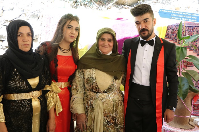 Ertuş ailesinin mutlu günü! 29