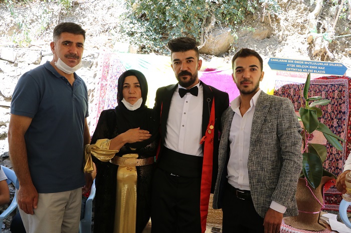 Ertuş ailesinin mutlu günü! 35