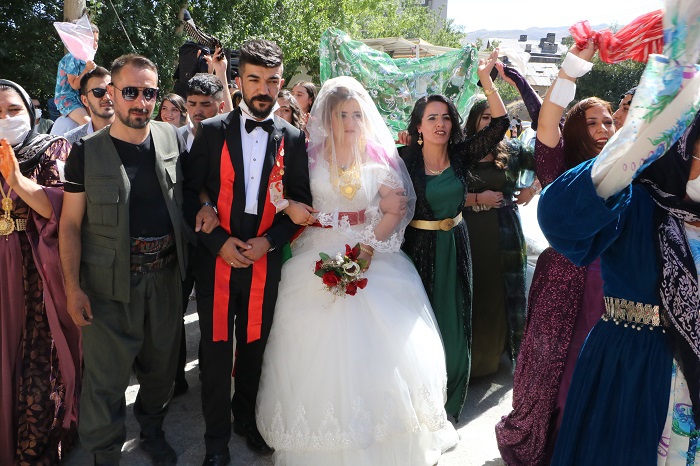 Ertuş ailesinin mutlu günü! 41