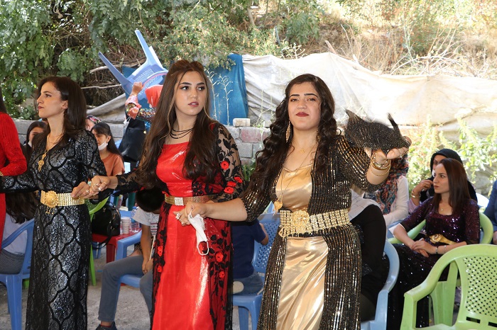 Ertuş ailesinin mutlu günü! 49