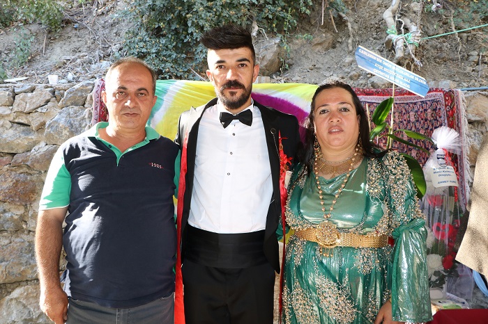 Ertuş ailesinin mutlu günü! 50