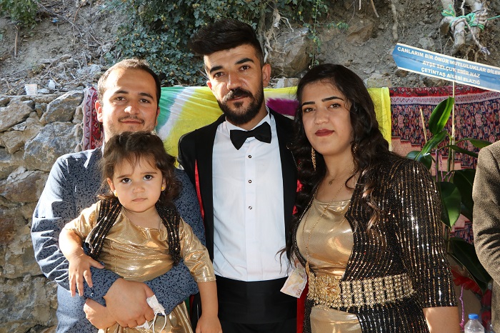 Ertuş ailesinin mutlu günü! 51