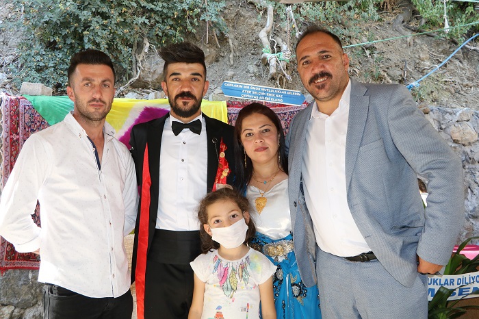 Ertuş ailesinin mutlu günü! 52