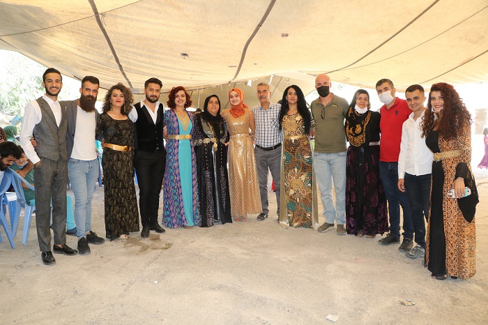 Ertuş ailesinin mutlu günü! 54