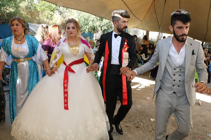 Ertuş ailesinin mutlu günü! 56