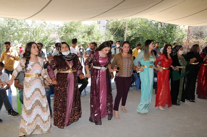 Ertuş ailesinin mutlu günü! 58