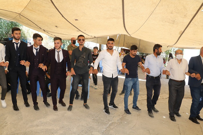 Ertuş ailesinin mutlu günü! 63