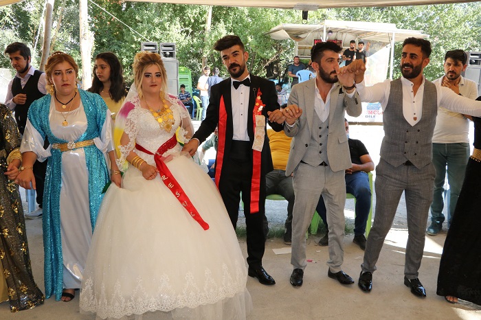 Ertuş ailesinin mutlu günü! 66