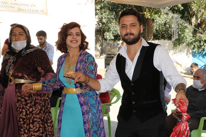 Ertuş ailesinin mutlu günü! 68