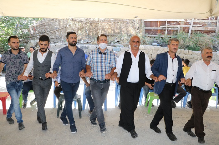 Ertuş ailesinin mutlu günü! 71