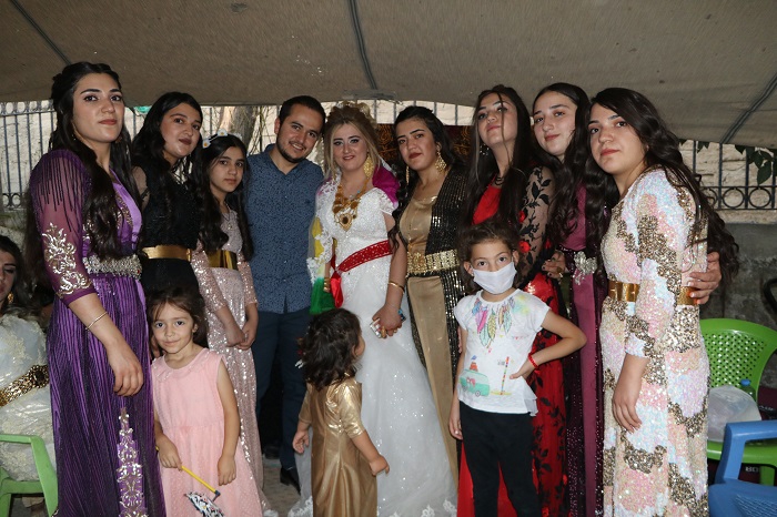 Ertuş ailesinin mutlu günü! 74