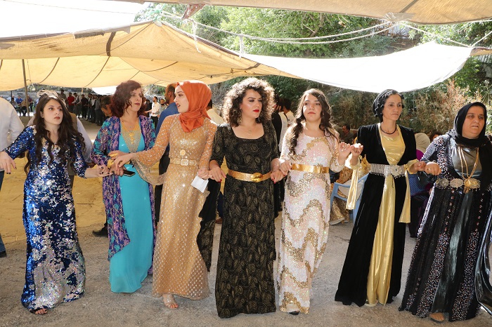 Ertuş ailesinin mutlu günü! 75