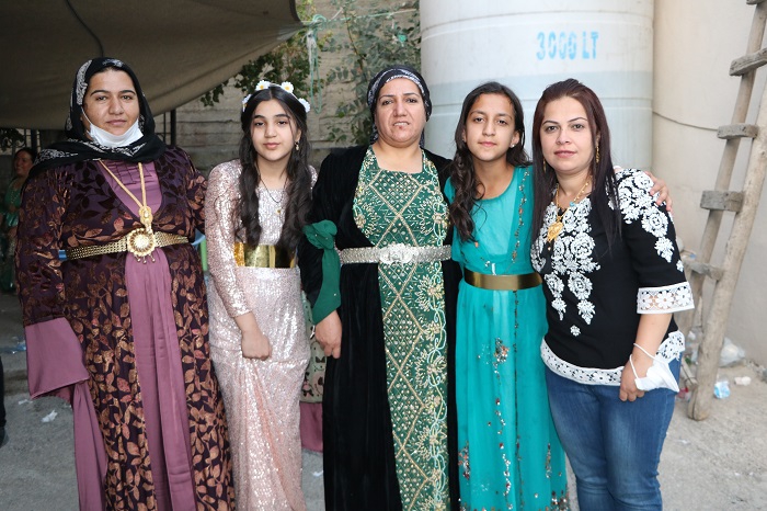 Ertuş ailesinin mutlu günü! 79