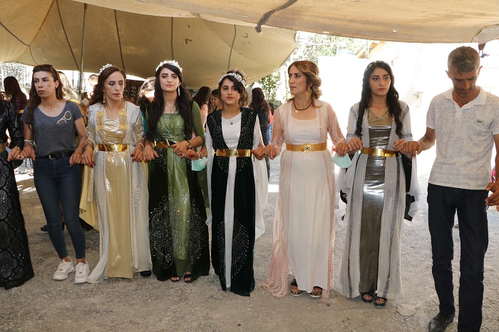 Ertuş ailesinin mutlu günü! 86