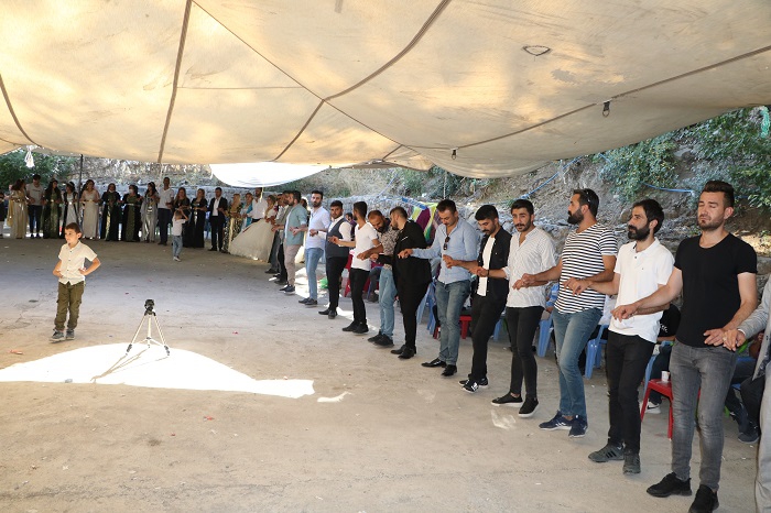 Ertuş ailesinin mutlu günü! 91