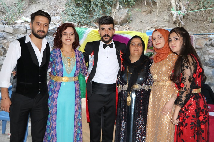 Ertuş ailesinin mutlu günü! 92