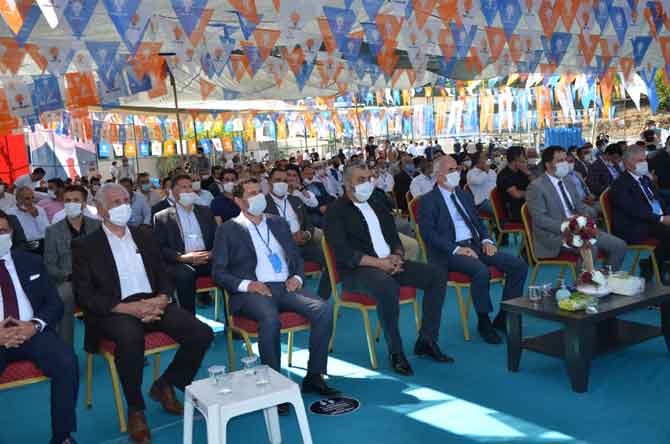 Ak Parti Merkez ilçe kongresi yapıldı 12